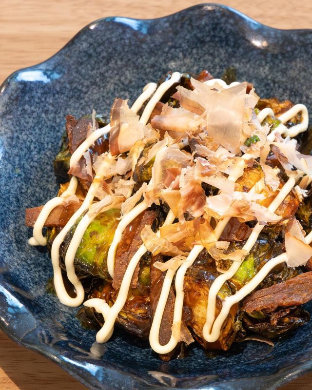 New menu alert ‼️🔔✨
 
Okonomiyaki Style Brussels Sprouts 🤤
 
Deep fried sprouts with traditional okonomiyaki sauce! A great snack that pairs well with Maruhachi beers 🍻 
 
Only available at Surrey and Coquitlam locations 🙌🏼
Starting from Monday April 8th ! 
 
 
 
 
 

#604eats #vcbfood #vancitybuzzfood #dishedvan #foodforfoodie #yvrfood #dhvanfood #vancouvereat #ramen #vancouvereats #vancouverfoodie  #yvreats #coquitlamfoodie #surrey #surreybc #coquitlameats #surreyfoodie #surreyeat #surreyramen #coquitlambc #japaneserestaurants #maruhachi #maruhachiramen  #homemade  #chickenbroth  #toripaitan #まる八 #ラーメン #鶏白湯